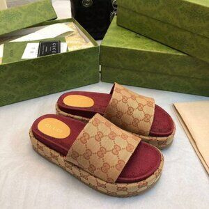 NEW Gucci Angelina GG Canvas Platform Slide Sandals in Beige Brown